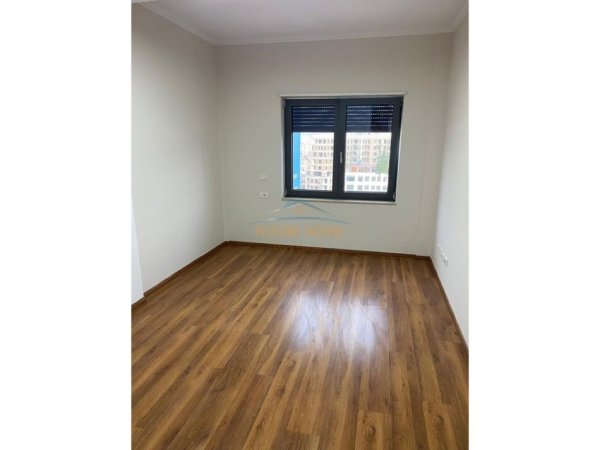 Tirane, shitet apartament 3+1 Kati 7, 146 m² 425.000 € (Tirana Ring Center, Zogu i Zi, Tirane.)