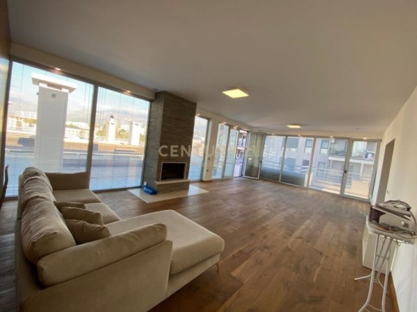 Tirane, jepet me qera apartament 4+1+Ballkon Kati 7, 300 m² 3.000 € (RRUGA E ELBASANIT, TIRANE!)