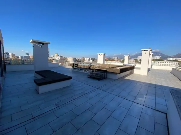 Tirane, jepet me qera apartament 4+1+Ballkon Kati 7, 300 m² 3.000 € (RRUGA E ELBASANIT, TIRANE!)