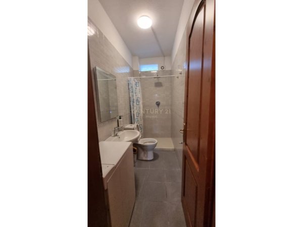 jepet me qera apartament 2+1 Kati 2, 120 m² 700 € (RRUGA E DIBRES)