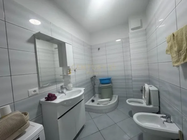 Tirane, jepet me qera apartament 2+1 Kati 5, 114 m² 520 € (OSLO ASTIR)