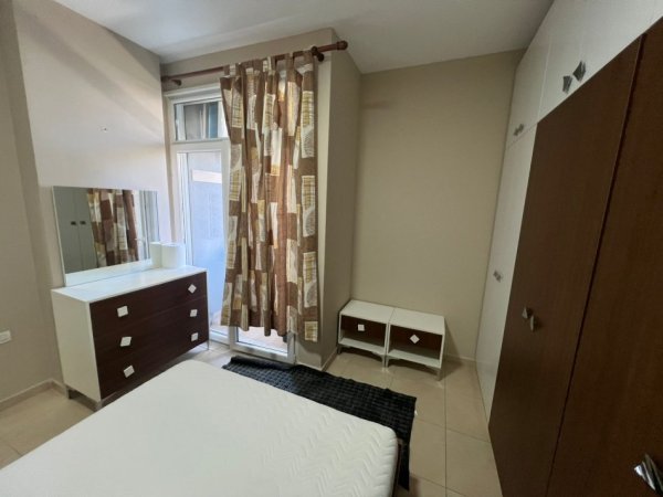Tirane, jepet me qera apartament 1+1+Ballkon Kati 4, 60 m² 600 € 