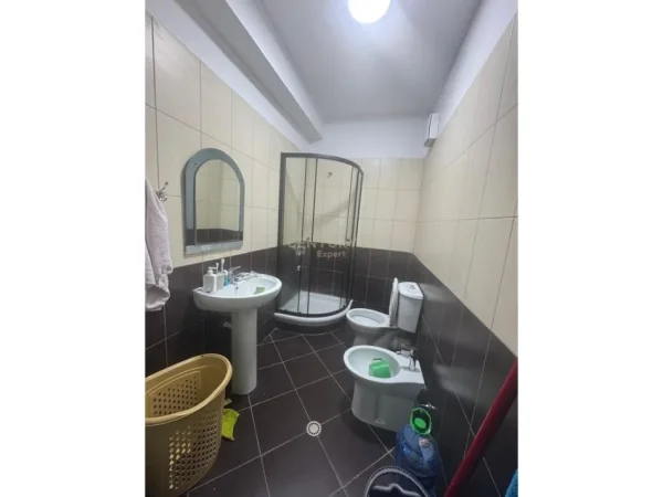 Tirane, jepet me qera apartament 2+1 Kati 5, 114 m² 520 € (OSLO ASTIR)