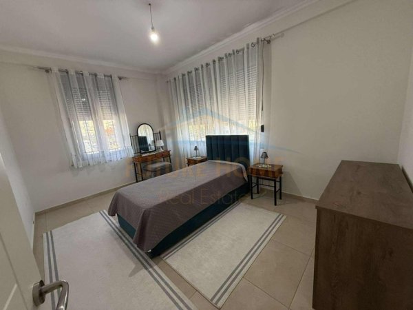 Tirane, jepet me qera apartament 2+1 Kati 1, 100 m² 450 €