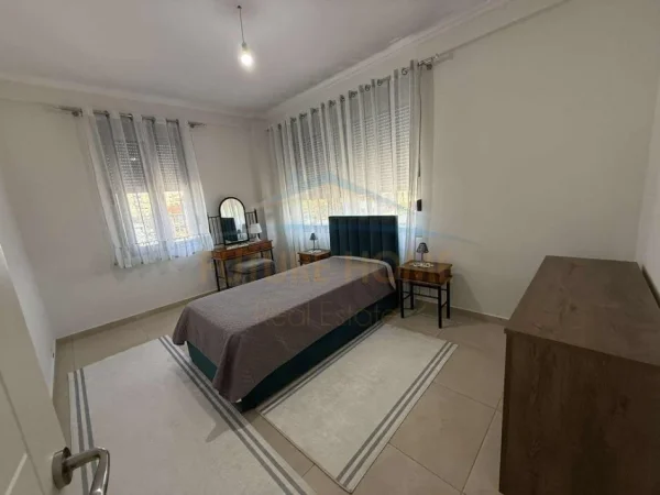 Tirane, jepet me qera apartament 2+1 Kati 1, 100 m² 450 €