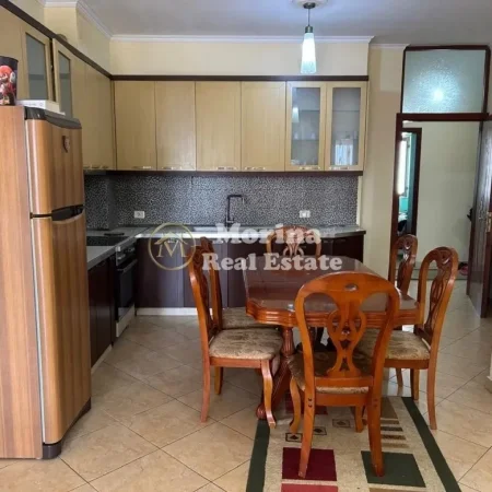 Tirane, jepet me qera apartament 2+1 Kati 6, 113 m² 500 € (Pallatet e Verdha)