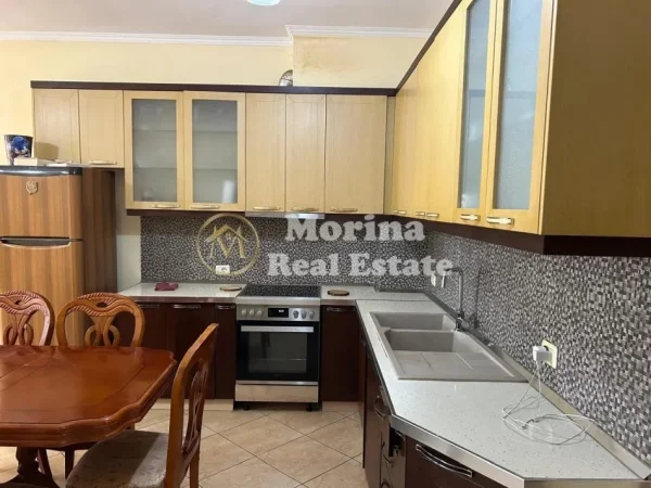 Tirane, jepet me qera apartament 2+1 Kati 6, 113 m² 500 € (Pallatet e Verdha)