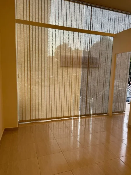 Tirane, jepet me qera zyre , 44 m² 600 € 
