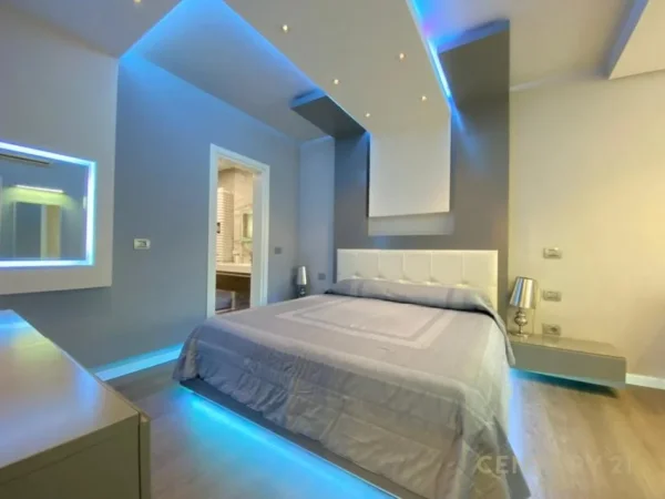 Tirane, jepet me qera apartament 2+1+Aneks+Ballkon Kati 5, 120 m² 1.500 € 