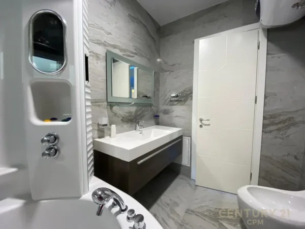 Tirane, jepet me qera apartament 2+1+Aneks+Ballkon Kati 5, 120 m² 1.500 € 