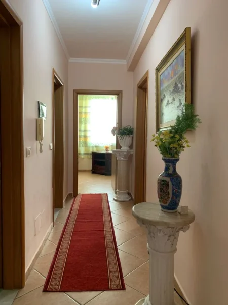 Durres, jepet me qera apartament 2+1+Aneks+Ballkon Kati 8, 110 m² 550 € (Vollga)