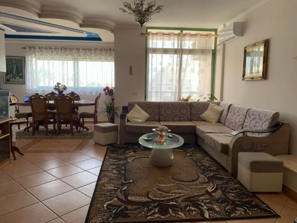 Durres, jepet me qera apartament 2+1+Aneks+Ballkon Kati 8, 110 m² 550 € (Vollga)