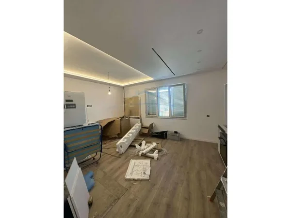 Tirane, shitet apartament 3+1 Kati 4, 119 m² 320.000 €