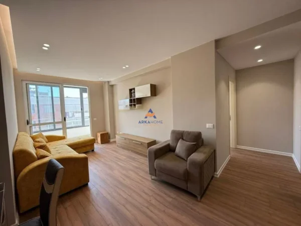 Tirane, shitet apartament 2+1+Ballkon Kati 9, 95 m² 135.000 € (RRUGA SABRI PREVEZA, UNAZE E RE)