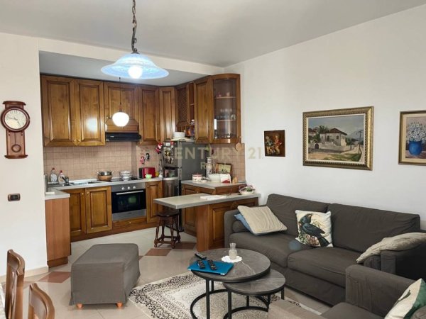 Tirane, shes apartament 2+1 Kati 6, 91 m² 200.000 € (Shkolla e Kuqe)