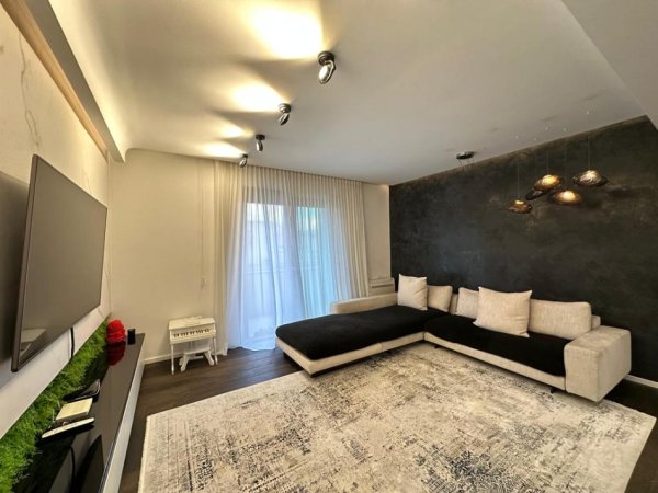 Tirane, jepet me qera apartament 2+1 Kati 4, 100 m² 1.600 € (Myslym Shyri)