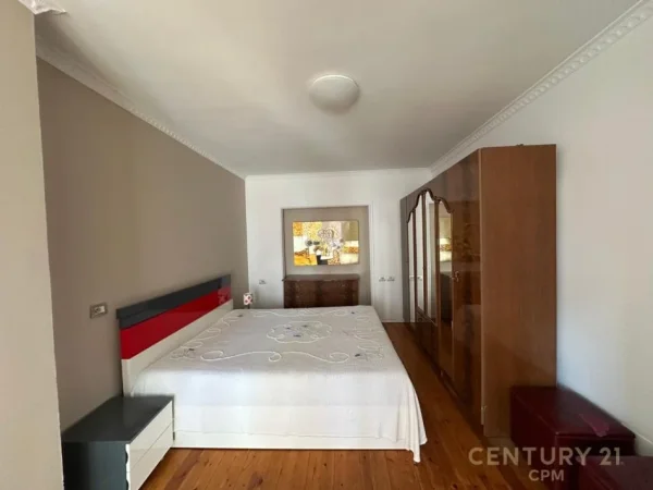 Tirane, jepet me qera apartament 2+1 Kati 5, 93 m² 700 € (Rruga e Kosovareve)