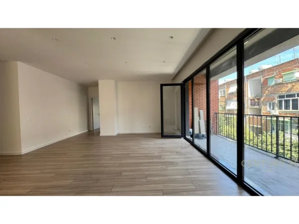Tirane, jepet me qera zyre Kati 3, 141 m² 1.700 € (Myslym Shyri)