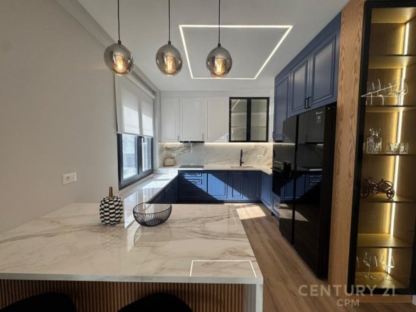 Tirane, jepet me qera apartament 2+1 Kati 3, 125 m² 1.600 € (Kodra e Diellit)