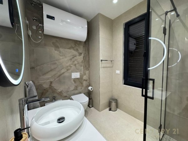 Tirane, jepet me qera apartament 2+1 Kati 3, 125 m² 1.600 € (Kodra e Diellit)