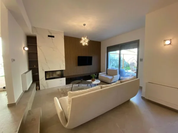 shitet Vile 2 Katshe , 265 m² 820.000 € (pallati brigadave)