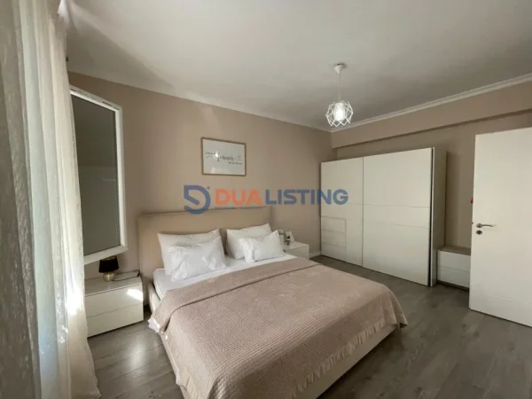 Tirane, jepet me qera apartament 1+1+Ballkon Kati 5, 56 m² 850 € (Garda)