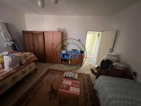 Durres, Shitet Apartament 2+1 me Kuzhinë të Veçuar,  Kati 3, 92 m² 60.000 € (Shkozet)