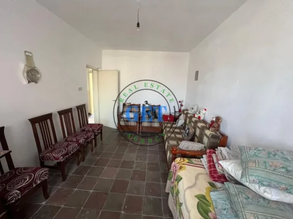 Durres, Shitet Apartament 2+1 me Kuzhinë të Veçuar,  Kati 3, 92 m² 60.000 € (Shkozet)