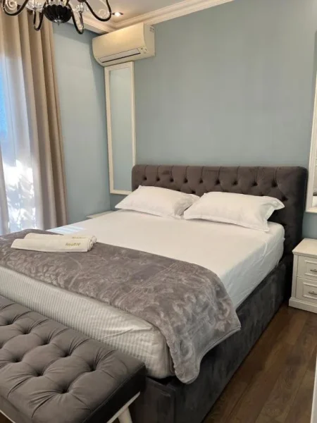 Tirane, jepet me qera apartament 2+1 PRANË QENDRËS SË TIRANËS 📍 , 70 m² 1.500 €
