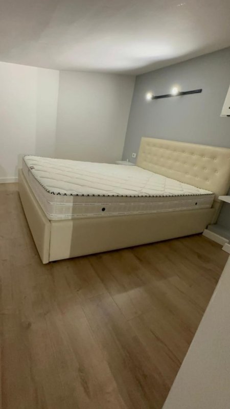 Tirane, jepet me qera apartament 1+1 , 450 m² 450 € (kodra e diellit , prane market cok)