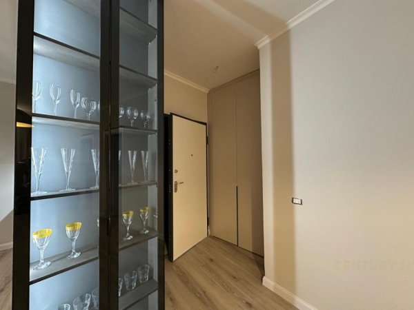 Tirane, jepet me qera apartament 1+1 Kati 2, 74 m² 680 € (Rose Garden Rezidence Teg)