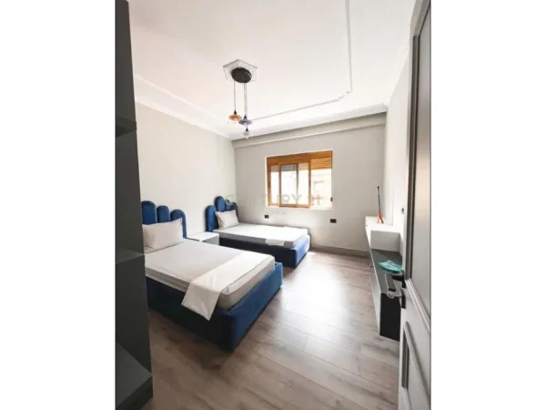 Tirane, shes apartament 2+1+Ballkon Kati 5, 103 m² 248.000 € (Selvia)