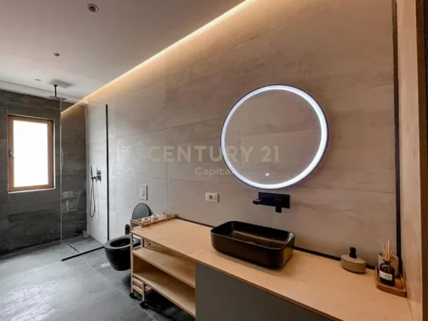 Tirane, shes apartament 2+1+Ballkon Kati 5, 103 m² 248.000 € (Selvia)