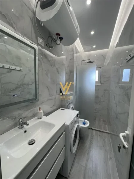 Tirane, shitet apartament 1+1+Ballkon Kati 1, 41 m² 85.000 € (LAPRAKE)