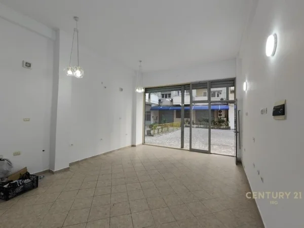 Tirane, shes ambjent biznesi Kati 0, 42 m² 160.000 € (Myslym Shyri)