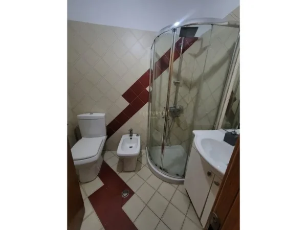 Tirane, jepet me qera apartament Kati 3, 69 m² 91.000 € (Fresku)