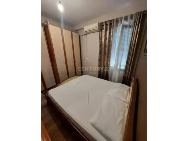 Tirane, shitet apartament 2+1 Kati 3, 79 m² 139.000 € (Prane Komisariatit te Policise Rrugore)