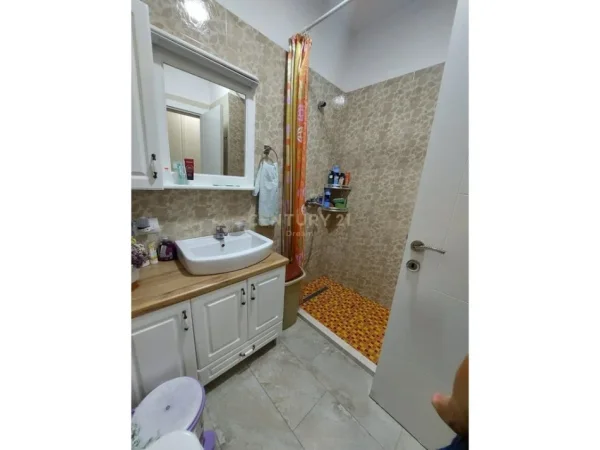 Tirane, shitet apartament 2+1 Kati 3, 79 m² 139.000 € (Prane Komisariatit te Policise Rrugore)