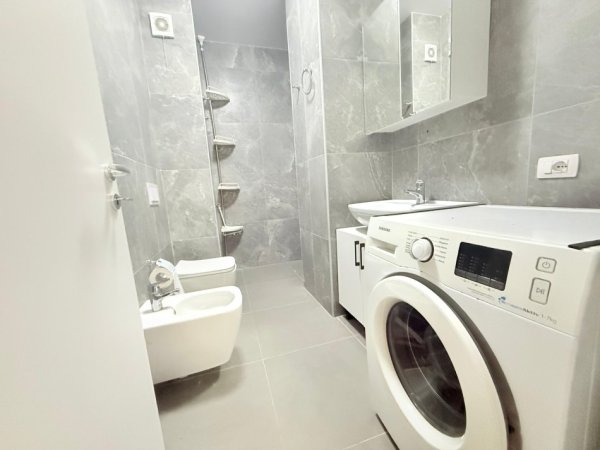 Tirane, shitet apartament 1+1 Kati 1, 104 m² 85.000 € (Univers City)