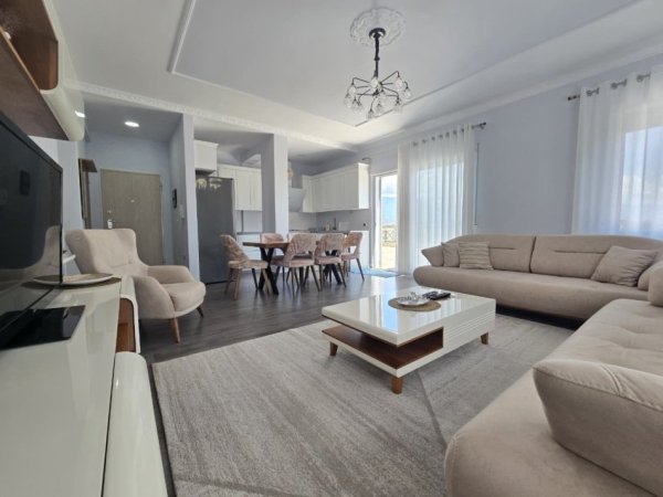 Tirane, jepet me qera apartament 3+1+Ballkon Kati 8, 120 m² 1.500 € (Kopshti Zoologjik)