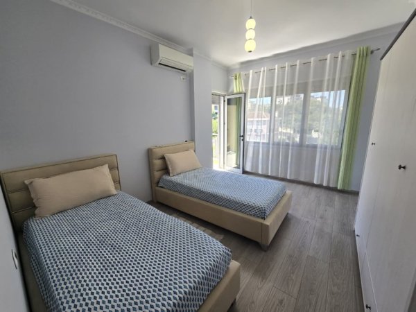 Tirane, jepet me qera apartament 3+1+Ballkon Kati 8, 120 m² 1.500 € (Kopshti Zoologjik)