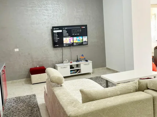 Tirane, jepet me qera apartament 2+1+Ballkon Kati 2, 100 m² 700 € (RRUGA JORDAN MISJA)