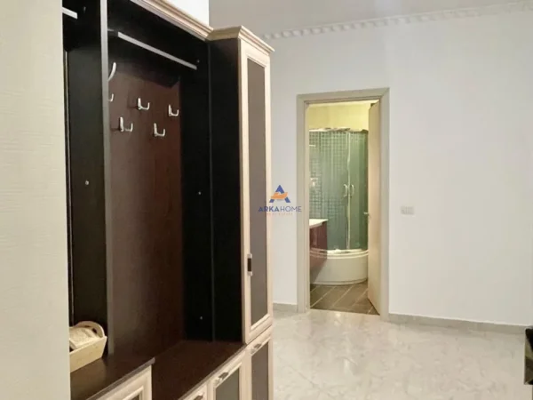 Tirane, jepet me qera apartament 2+1+Ballkon Kati 2, 100 m² 700 € (RRUGA JORDAN MISJA)