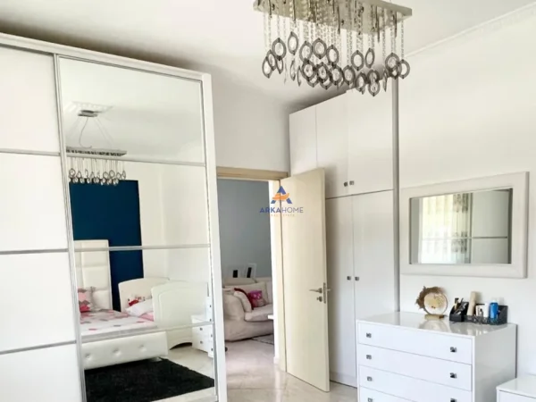 Tirane, jepet me qera apartament 2+1+Ballkon Kati 2, 100 m² 700 € (RRUGA JORDAN MISJA)