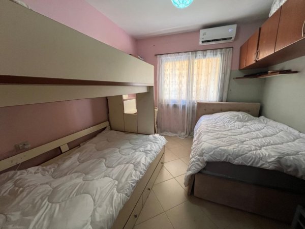 Tirane, jepet me qera apartament 2+1 Kati 3, 106 m² 600 € (Yzberisht)