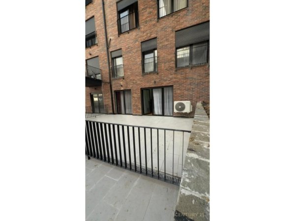 Tirane, jepet me qera apartament 1+1 Kati 2, 77 m² 800 € (Kodra e Diellit Residence 2)