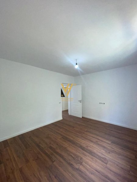 Tirane, shitet apartament 2+1+Ballkon Kati 2, 70 m² 150.000 € (ISH PARKU)