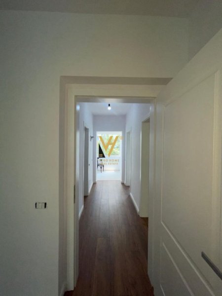 Tirane, shitet apartament 2+1+Ballkon Kati 2, 70 m² 150.000 € (ISH PARKU)