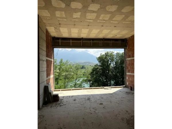 Tirane, shes Vile 3 Katshe Kati 3, 392 m² 820.000 € 