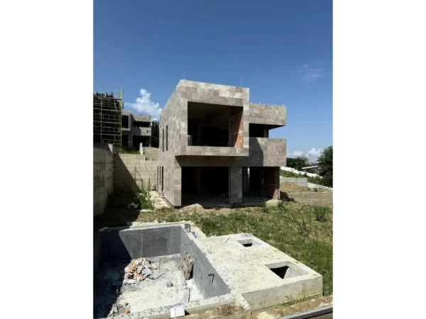 Tirane, shes Vile 3 Katshe Kati 3, 392 m² 820.000 € 